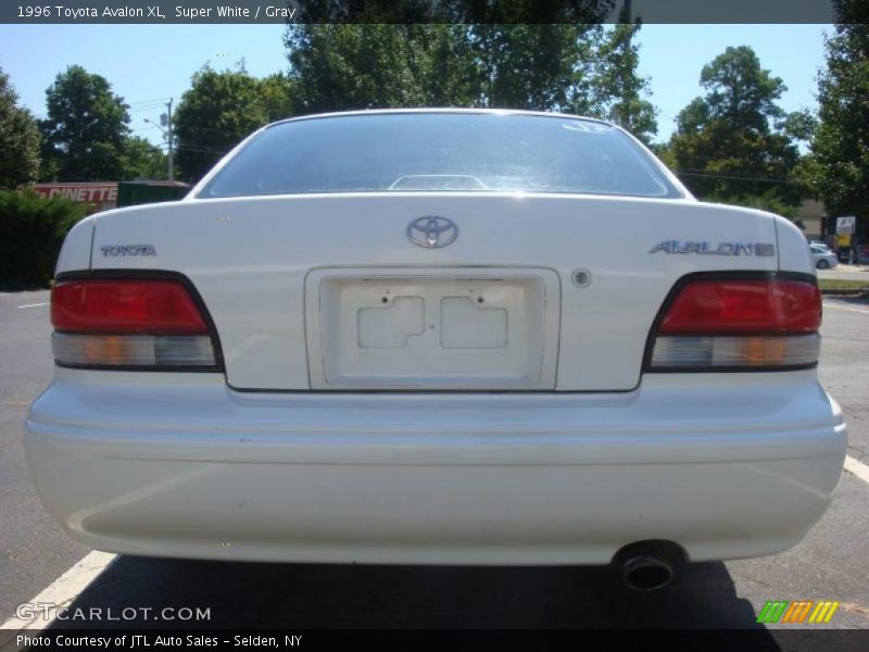 Super White / Gray 1996 Toyota Avalon XL