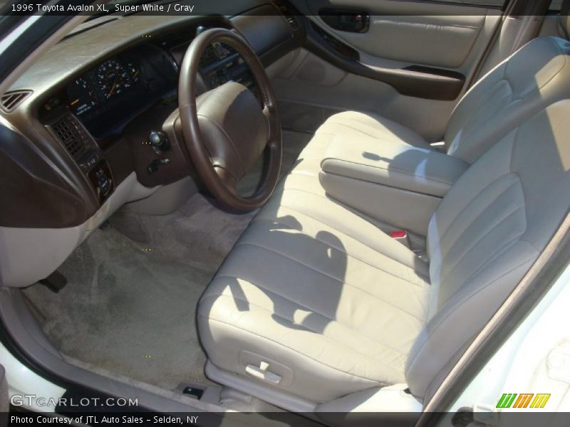 Super White / Gray 1996 Toyota Avalon XL