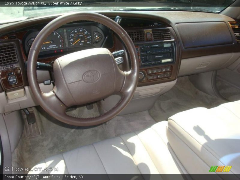 Super White / Gray 1996 Toyota Avalon XL