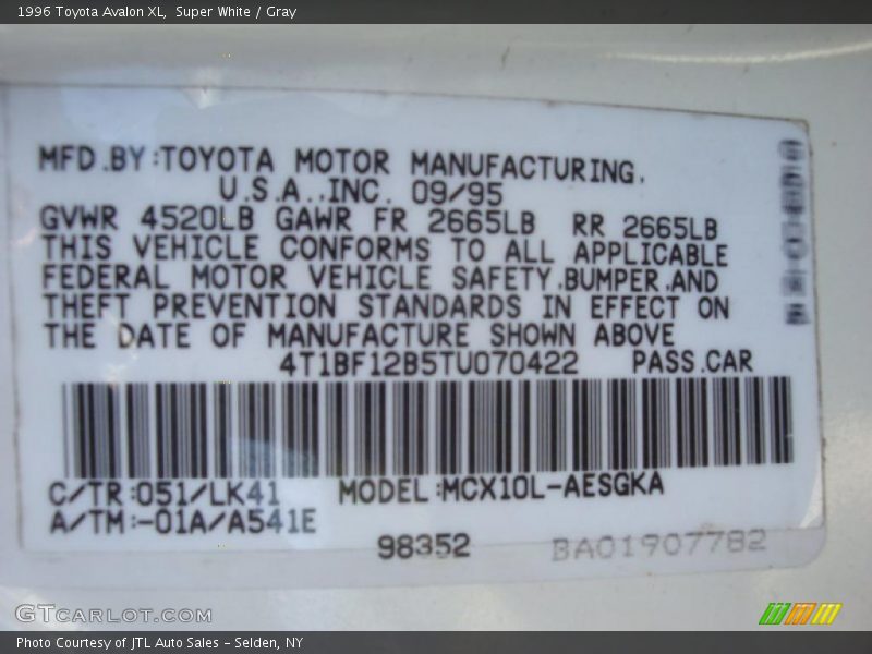 Super White / Gray 1996 Toyota Avalon XL