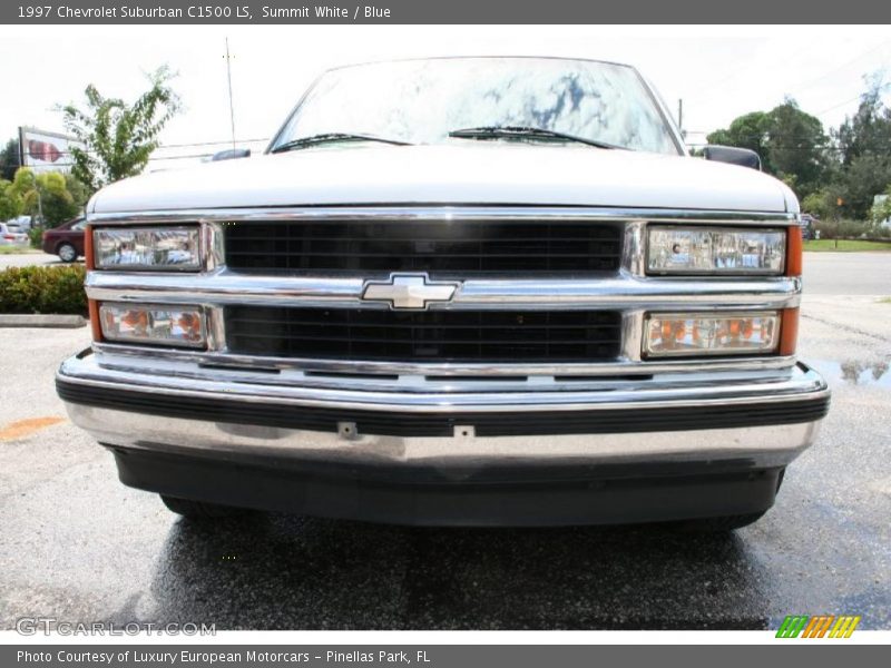 Summit White / Blue 1997 Chevrolet Suburban C1500 LS