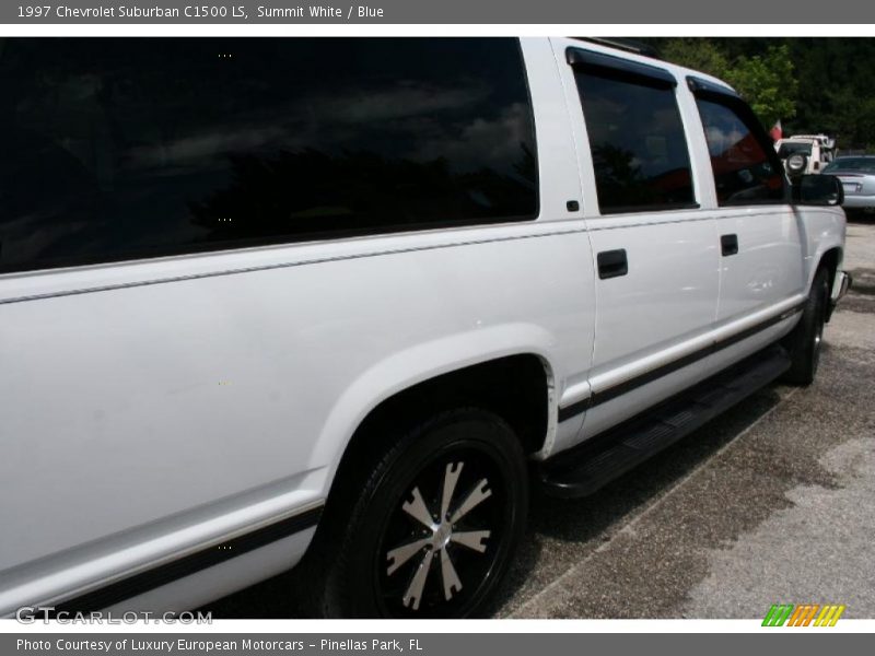 Summit White / Blue 1997 Chevrolet Suburban C1500 LS