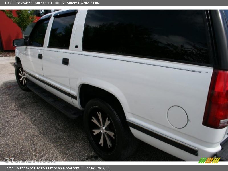 Summit White / Blue 1997 Chevrolet Suburban C1500 LS