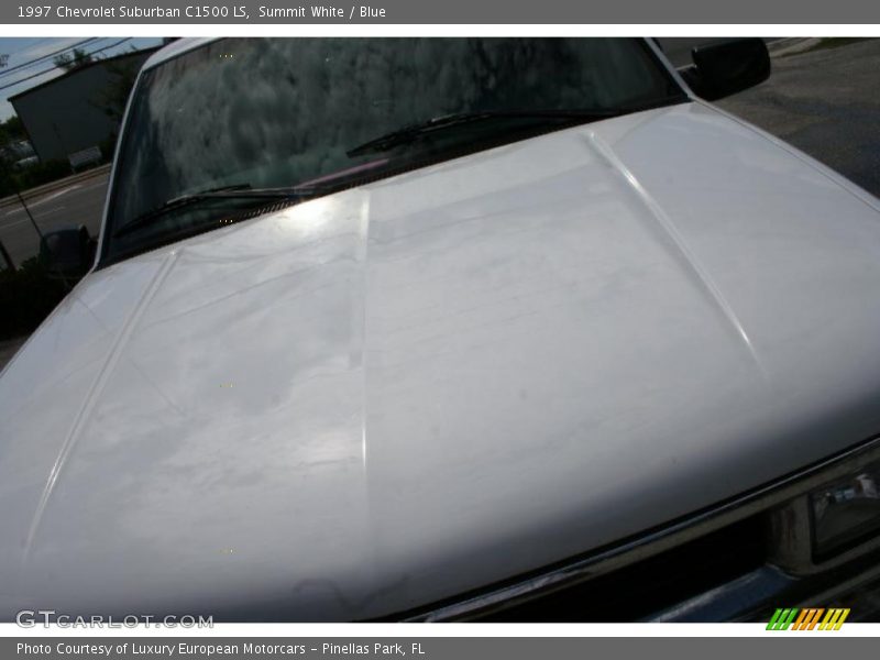Summit White / Blue 1997 Chevrolet Suburban C1500 LS