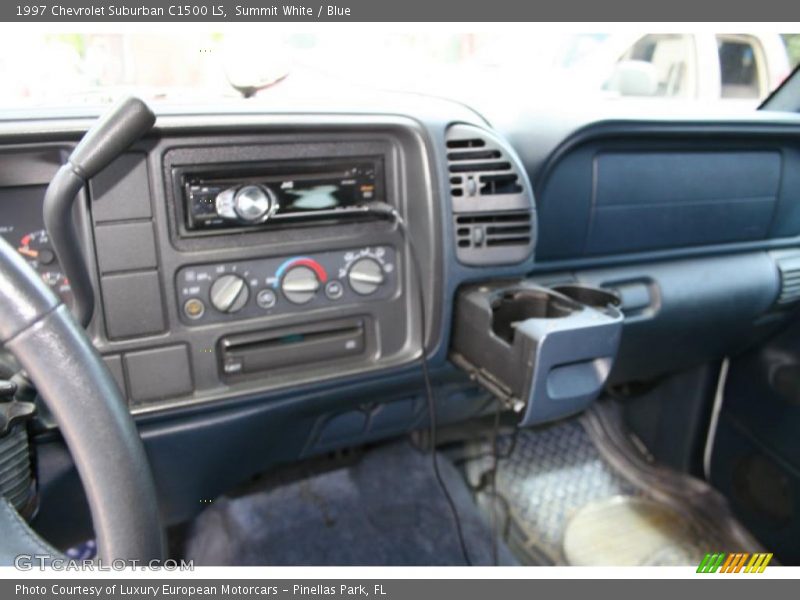 Summit White / Blue 1997 Chevrolet Suburban C1500 LS