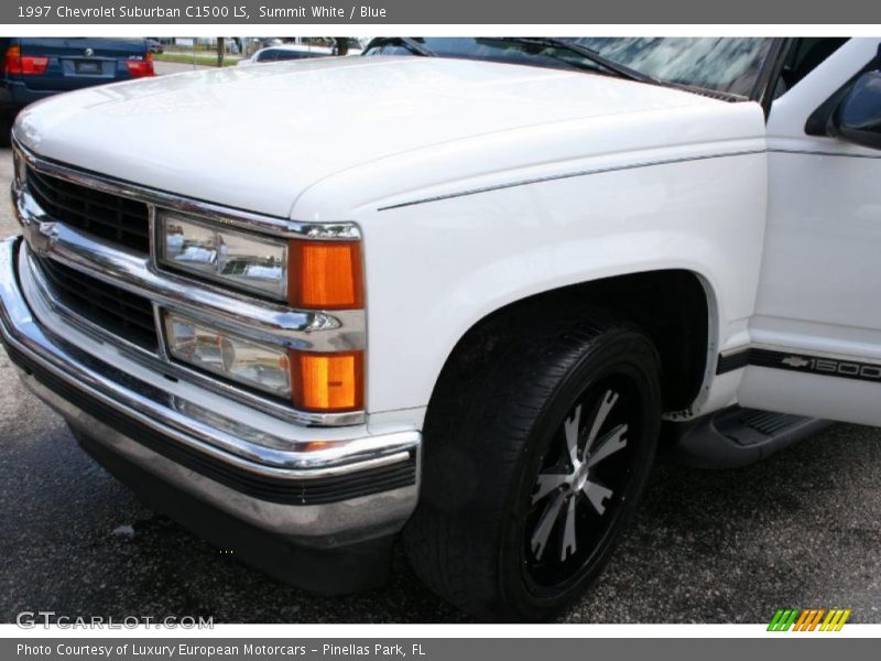 Summit White / Blue 1997 Chevrolet Suburban C1500 LS