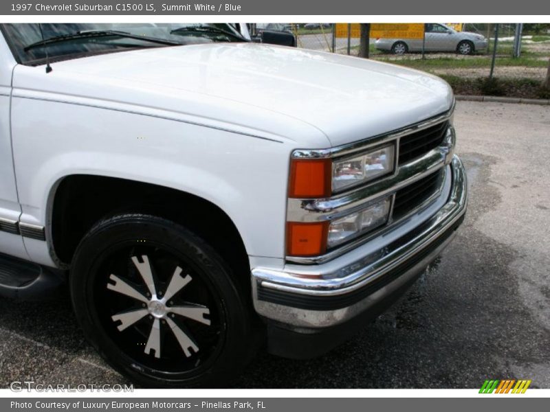 Summit White / Blue 1997 Chevrolet Suburban C1500 LS