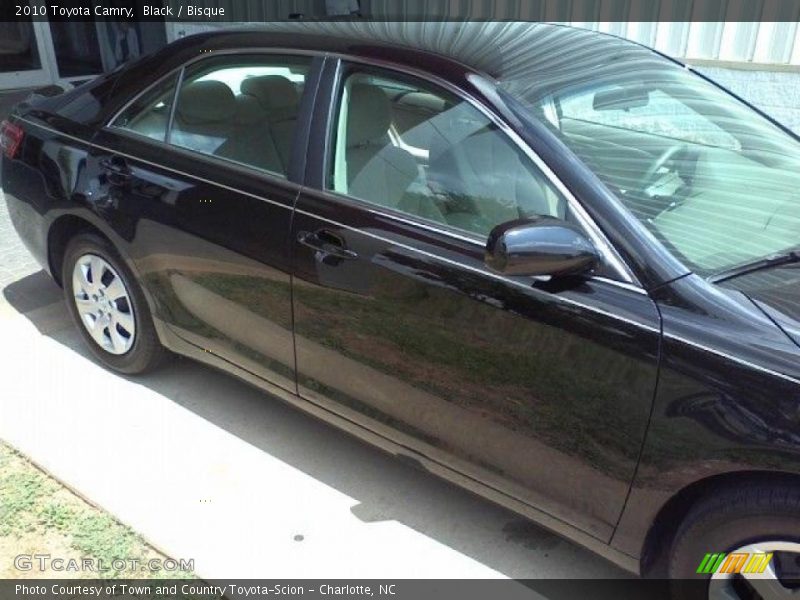 Black / Bisque 2010 Toyota Camry