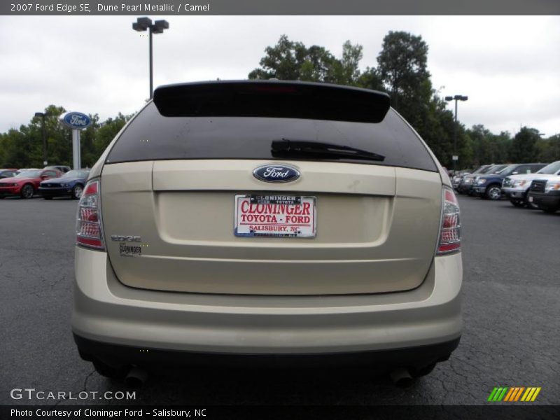 Dune Pearl Metallic / Camel 2007 Ford Edge SE