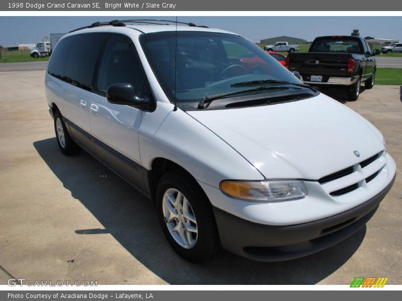 Front 3/4 View of 1998 Grand Caravan SE