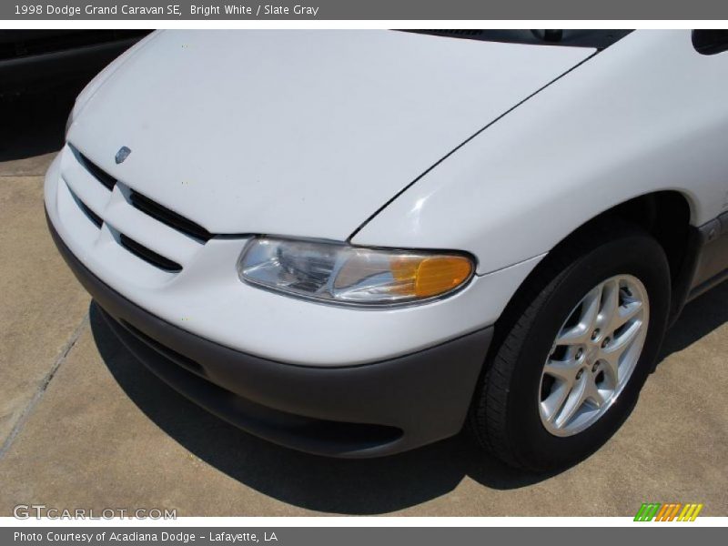 Bright White / Slate Gray 1998 Dodge Grand Caravan SE