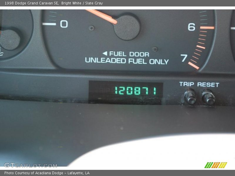 Bright White / Slate Gray 1998 Dodge Grand Caravan SE