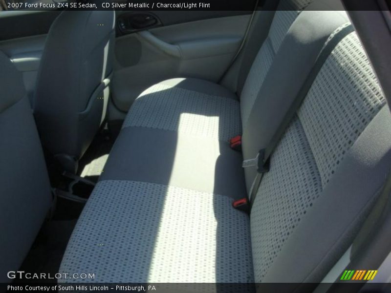 CD Silver Metallic / Charcoal/Light Flint 2007 Ford Focus ZX4 SE Sedan