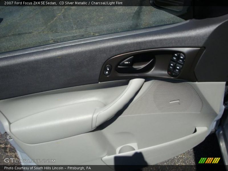 CD Silver Metallic / Charcoal/Light Flint 2007 Ford Focus ZX4 SE Sedan