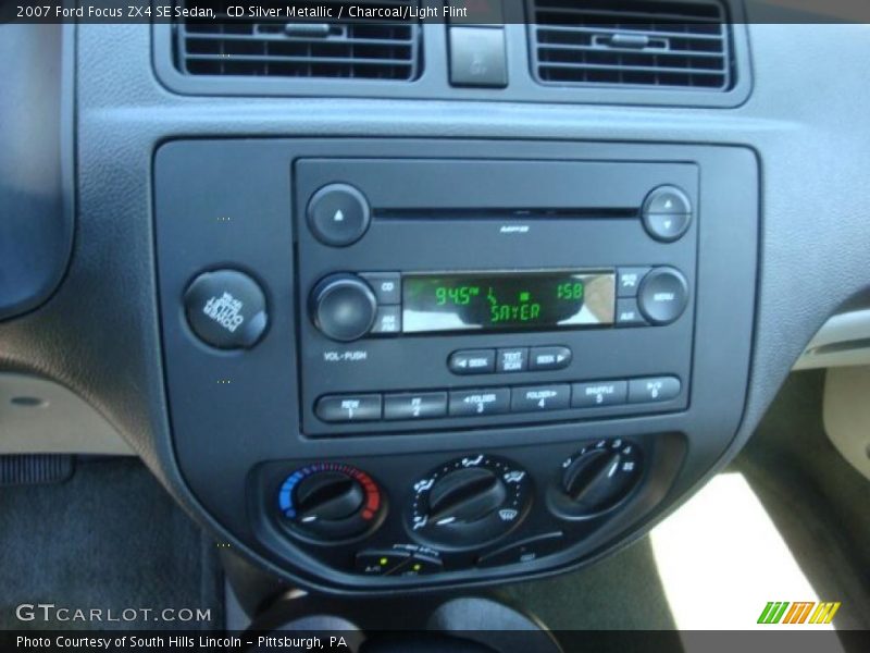 CD Silver Metallic / Charcoal/Light Flint 2007 Ford Focus ZX4 SE Sedan