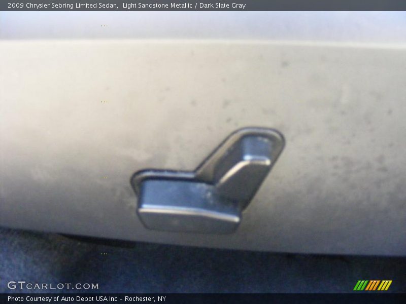 Light Sandstone Metallic / Dark Slate Gray 2009 Chrysler Sebring Limited Sedan