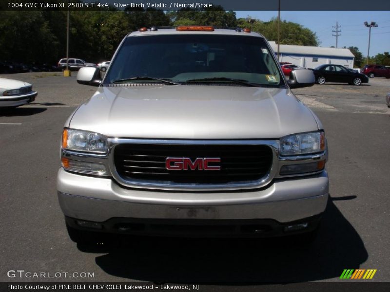 Silver Birch Metallic / Neutral/Shale 2004 GMC Yukon XL 2500 SLT 4x4
