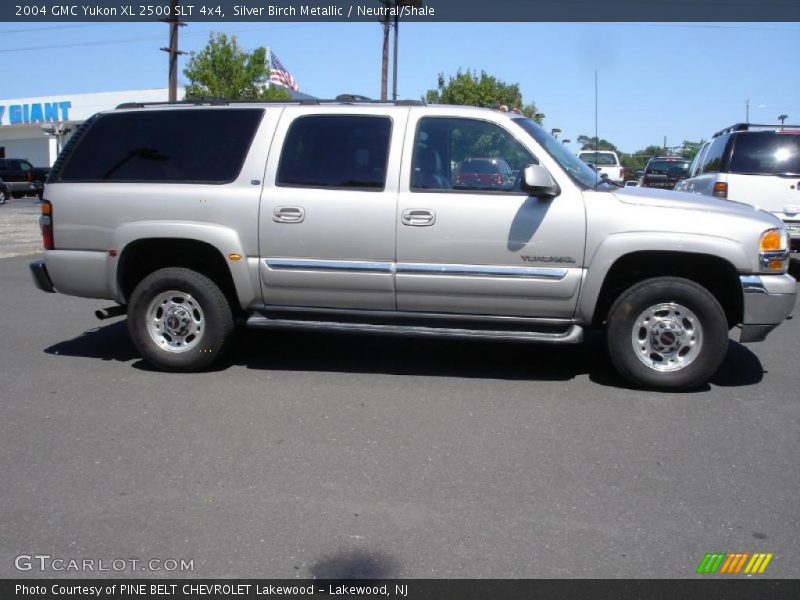 Silver Birch Metallic / Neutral/Shale 2004 GMC Yukon XL 2500 SLT 4x4