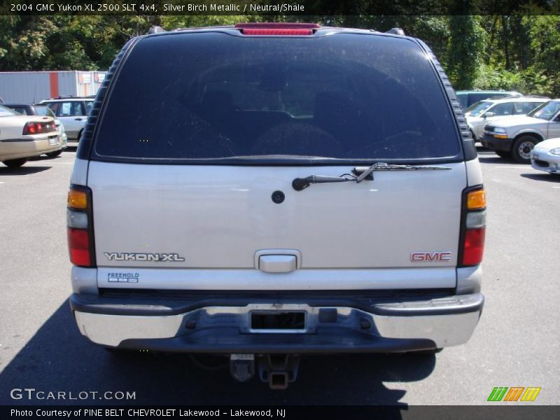 Silver Birch Metallic / Neutral/Shale 2004 GMC Yukon XL 2500 SLT 4x4