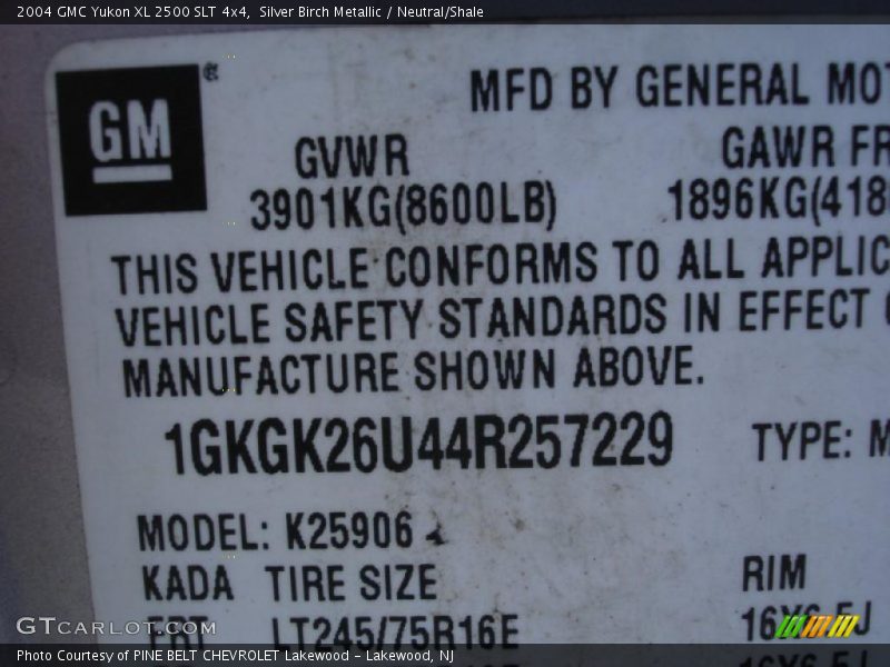Silver Birch Metallic / Neutral/Shale 2004 GMC Yukon XL 2500 SLT 4x4