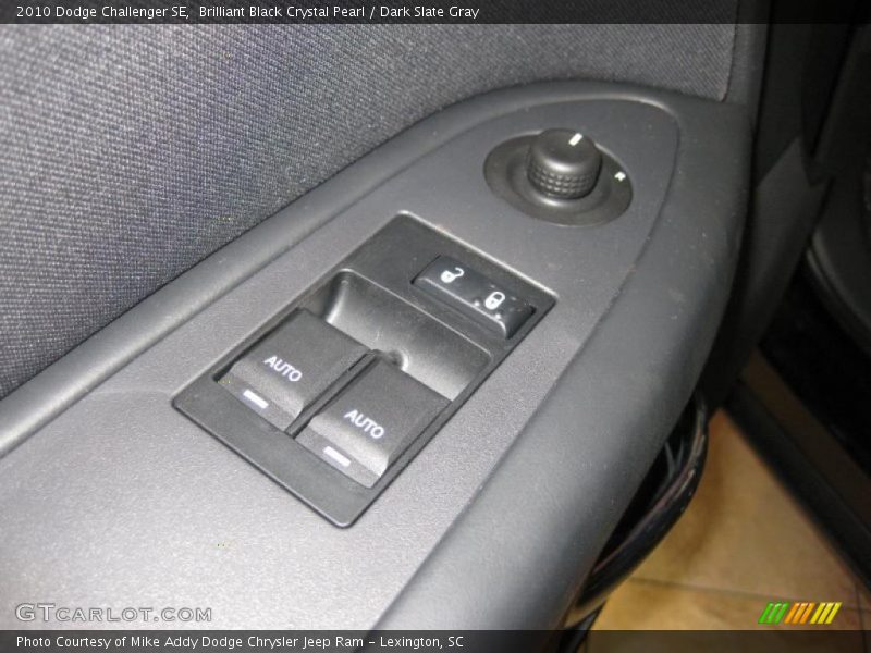 Brilliant Black Crystal Pearl / Dark Slate Gray 2010 Dodge Challenger SE