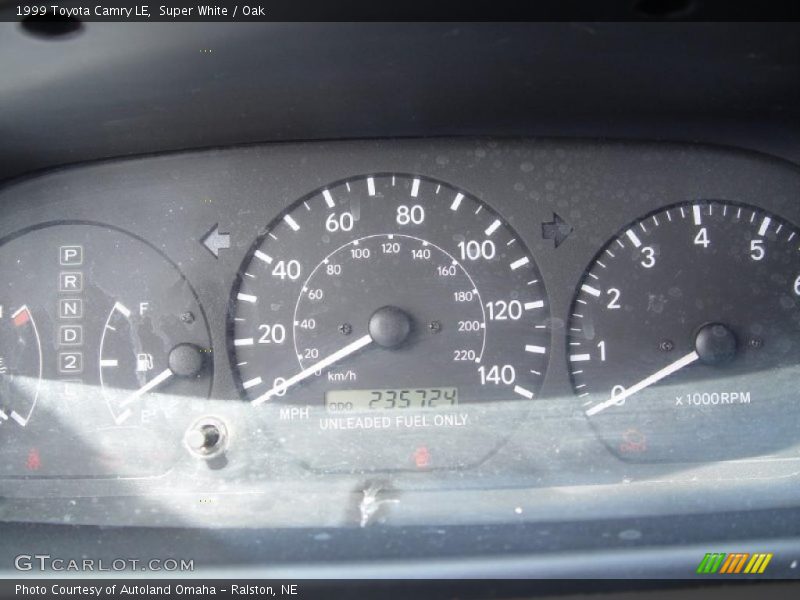 Super White / Oak 1999 Toyota Camry LE