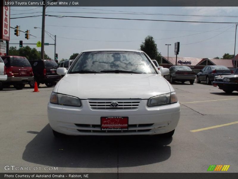Super White / Oak 1999 Toyota Camry LE