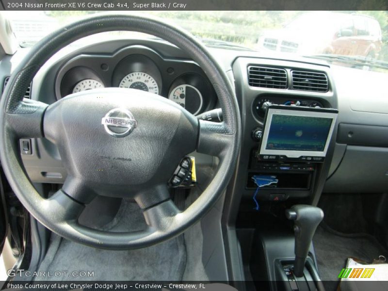 Super Black / Gray 2004 Nissan Frontier XE V6 Crew Cab 4x4