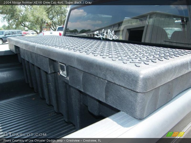 Super Black / Gray 2004 Nissan Frontier XE V6 Crew Cab 4x4