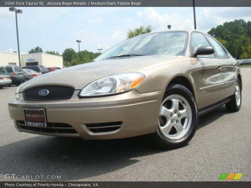 Arizona Beige Metallic / Medium/Dark Pebble Beige 2006 Ford Taurus SE