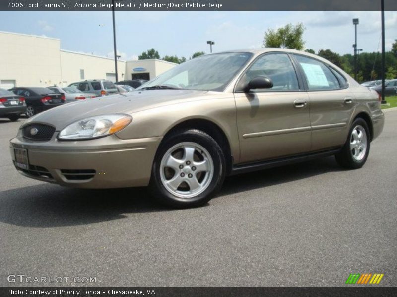 Arizona Beige Metallic / Medium/Dark Pebble Beige 2006 Ford Taurus SE