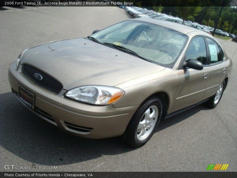 Arizona Beige Metallic / Medium/Dark Pebble Beige 2006 Ford Taurus SE