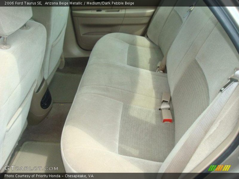 Arizona Beige Metallic / Medium/Dark Pebble Beige 2006 Ford Taurus SE