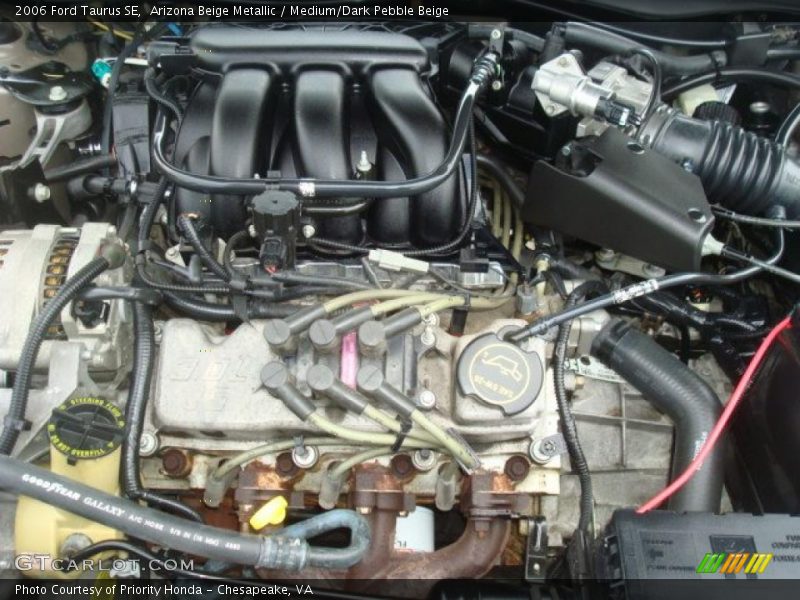 Arizona Beige Metallic / Medium/Dark Pebble Beige 2006 Ford Taurus SE
