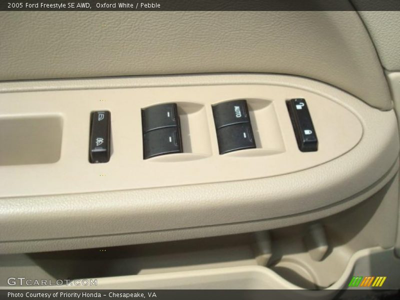 Oxford White / Pebble 2005 Ford Freestyle SE AWD