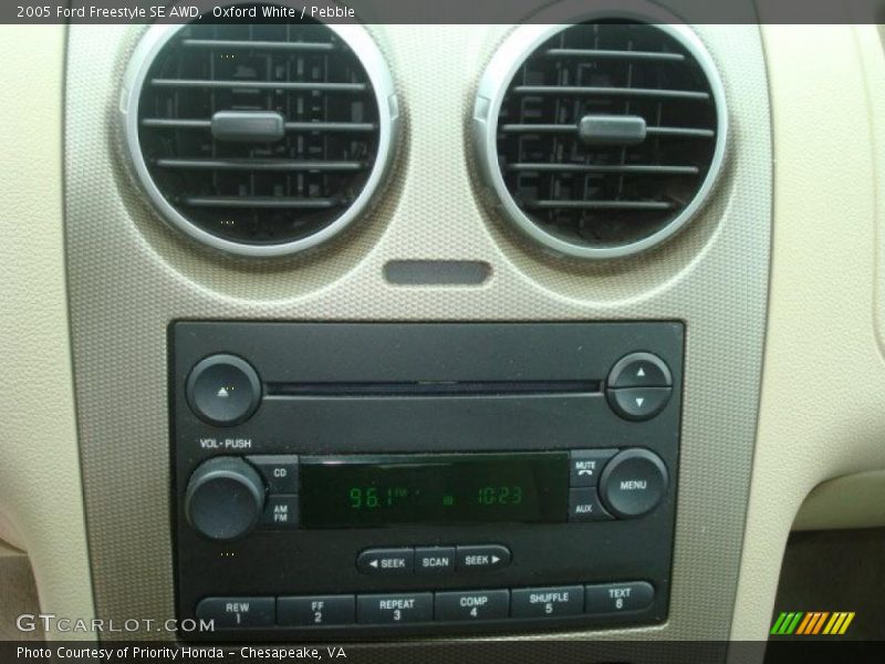 Oxford White / Pebble 2005 Ford Freestyle SE AWD