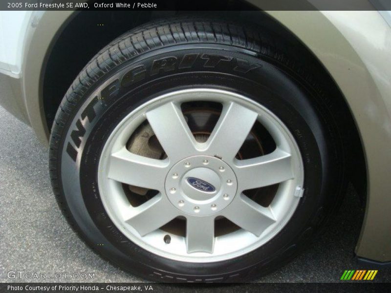 Oxford White / Pebble 2005 Ford Freestyle SE AWD