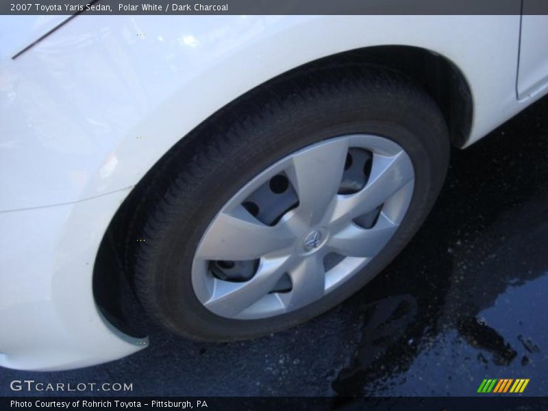 Polar White / Dark Charcoal 2007 Toyota Yaris Sedan