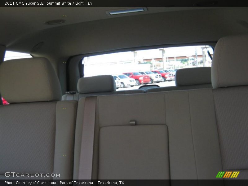Summit White / Light Tan 2011 GMC Yukon SLE