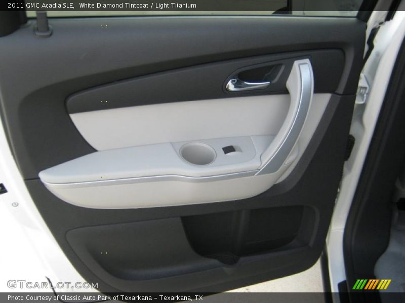 White Diamond Tintcoat / Light Titanium 2011 GMC Acadia SLE