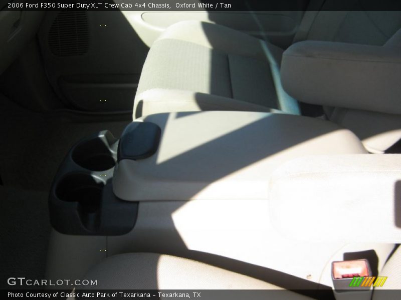 Oxford White / Tan 2006 Ford F350 Super Duty XLT Crew Cab 4x4 Chassis