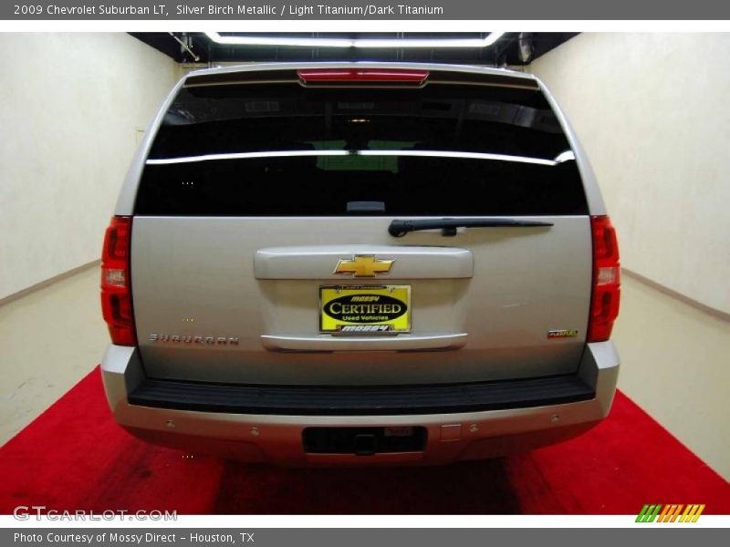 Silver Birch Metallic / Light Titanium/Dark Titanium 2009 Chevrolet Suburban LT