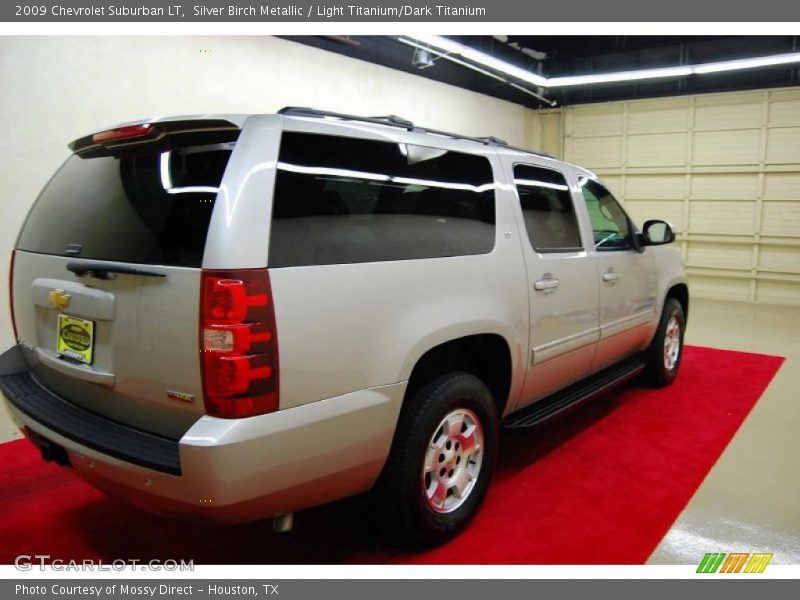 Silver Birch Metallic / Light Titanium/Dark Titanium 2009 Chevrolet Suburban LT