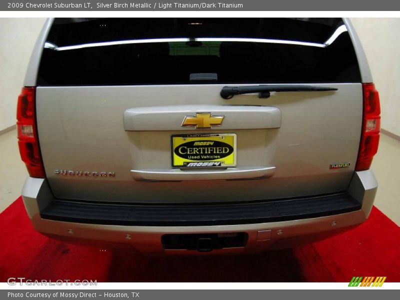 Silver Birch Metallic / Light Titanium/Dark Titanium 2009 Chevrolet Suburban LT