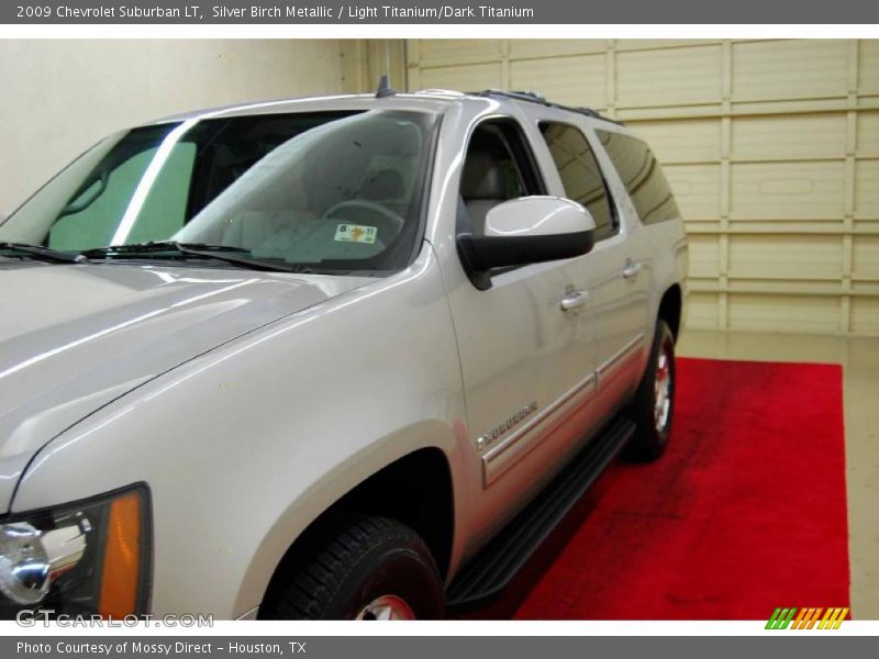 Silver Birch Metallic / Light Titanium/Dark Titanium 2009 Chevrolet Suburban LT