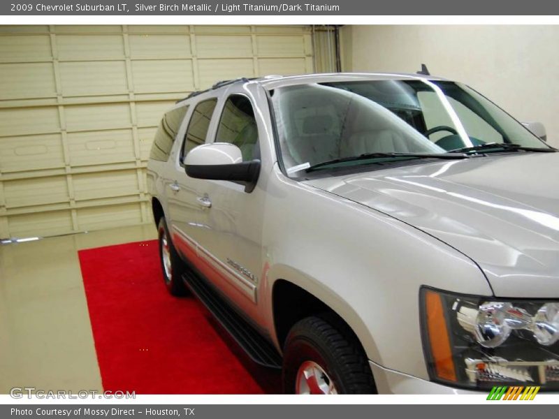 Silver Birch Metallic / Light Titanium/Dark Titanium 2009 Chevrolet Suburban LT