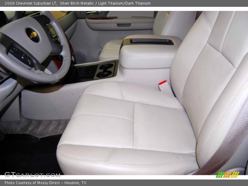 Silver Birch Metallic / Light Titanium/Dark Titanium 2009 Chevrolet Suburban LT