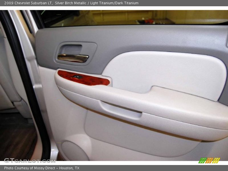Silver Birch Metallic / Light Titanium/Dark Titanium 2009 Chevrolet Suburban LT
