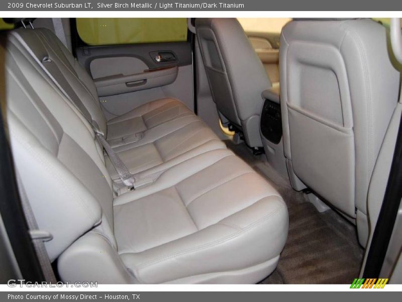 Silver Birch Metallic / Light Titanium/Dark Titanium 2009 Chevrolet Suburban LT