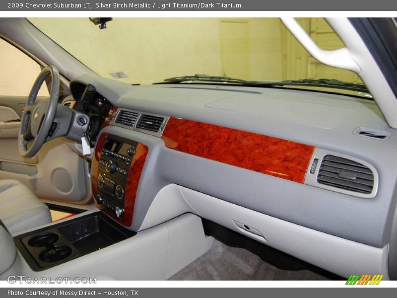 Silver Birch Metallic / Light Titanium/Dark Titanium 2009 Chevrolet Suburban LT